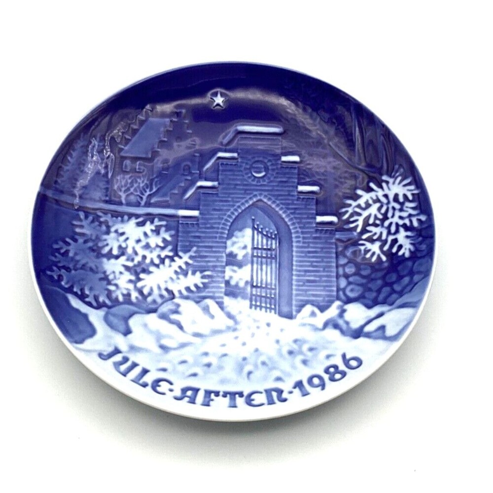 Bing & Grondahl Jule Aften Porcelain Silent Night Blue and White Christmas Plate